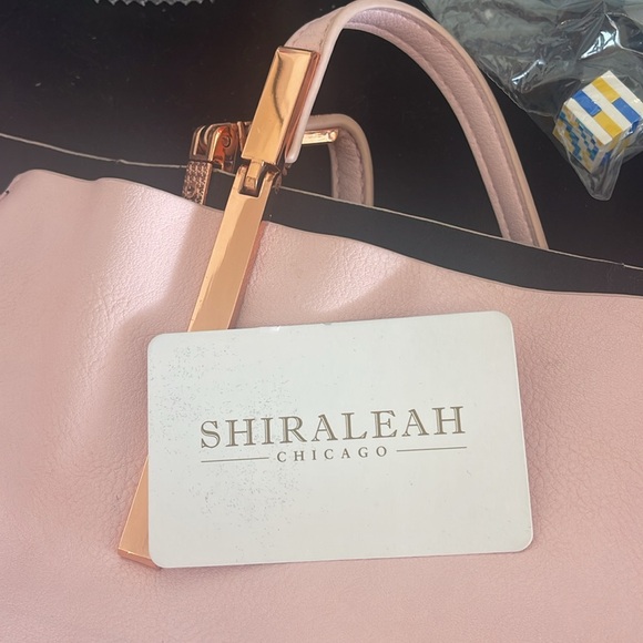 Pink leather with rose gold - Picture 2 of 5